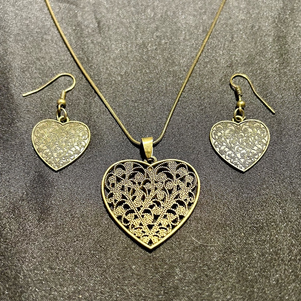 Heart Shaped Necklace and Earring Set, Copper-Colored Necklace, Detailed Hearts